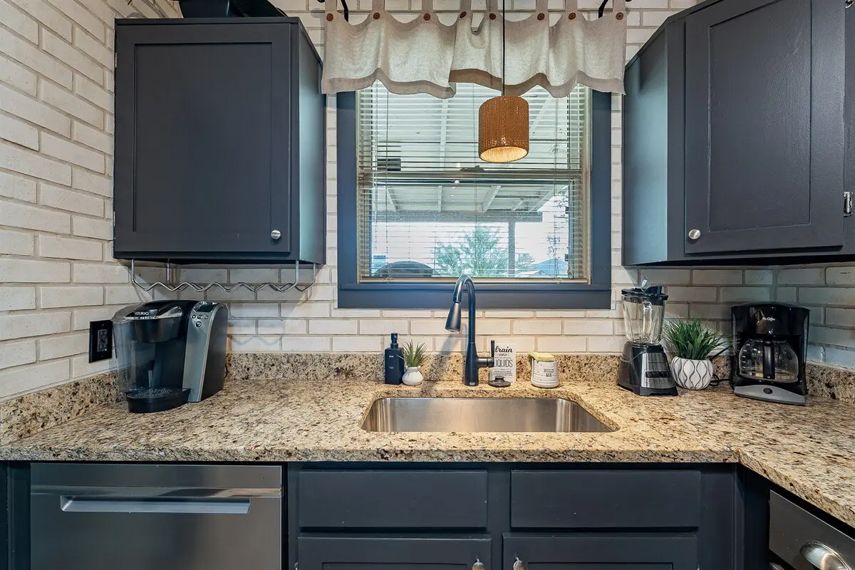 3e92dcef f9fe 473d b982 c0098f2471ac