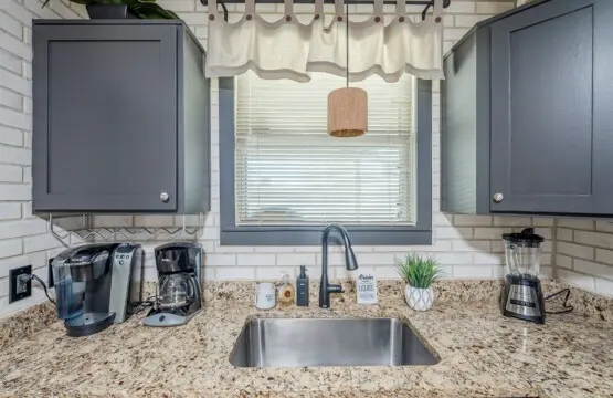 81657955 f5dd 4c72 9f1c a43112897b92