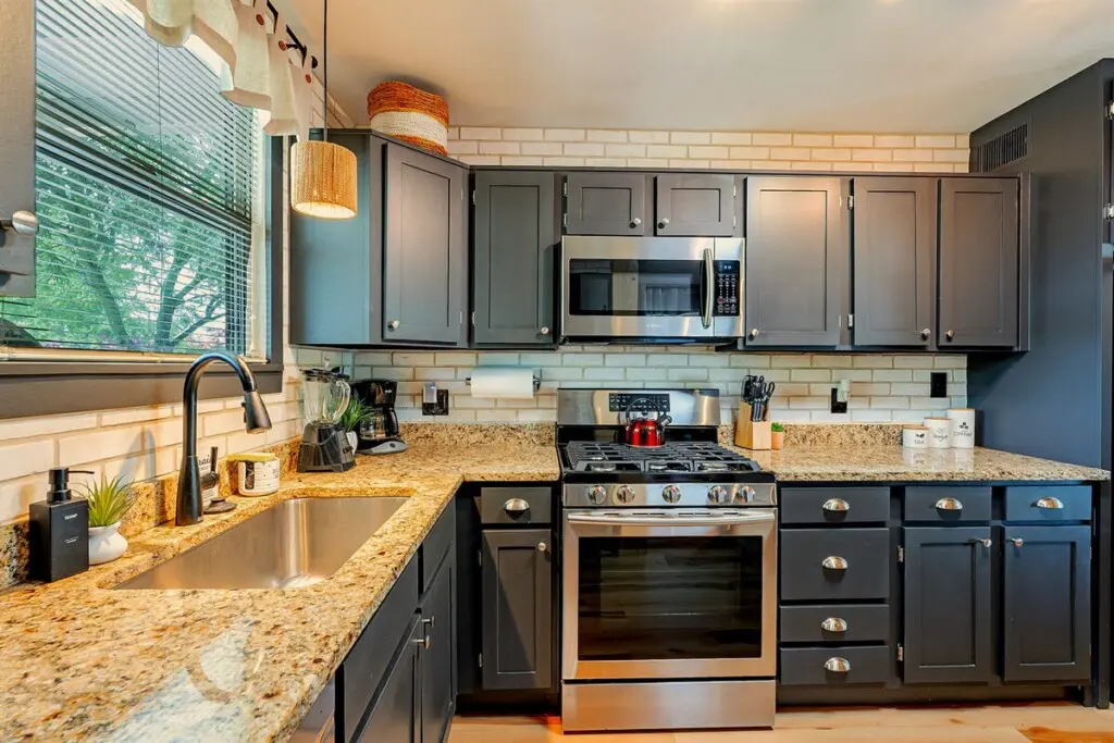 a443bd16 a070 4b6b 82b4 1fe8954815a8