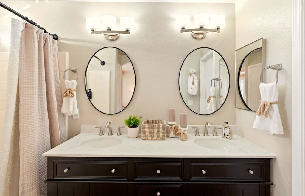 7 Master Bathroom